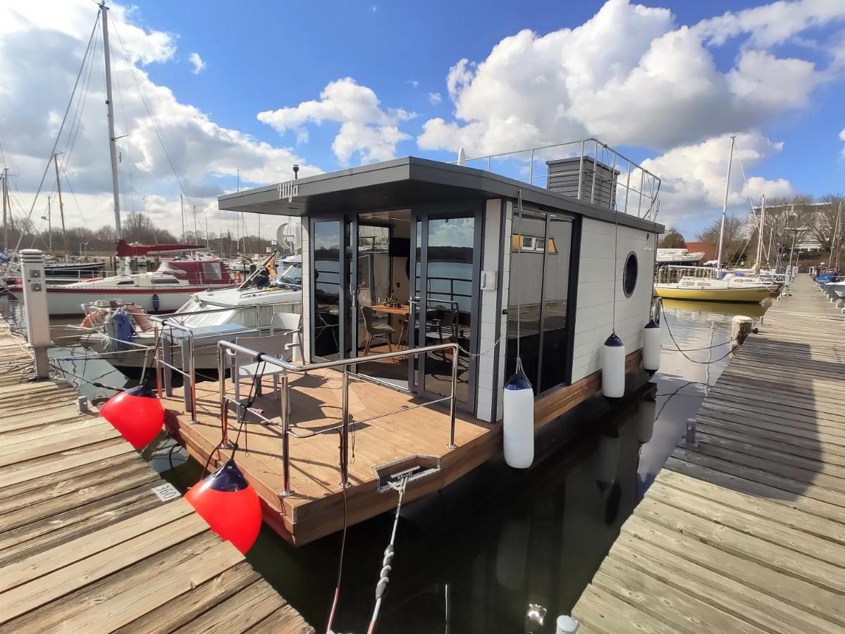 Отель Hausboot Hilja Шлезвиг Экстерьер фото